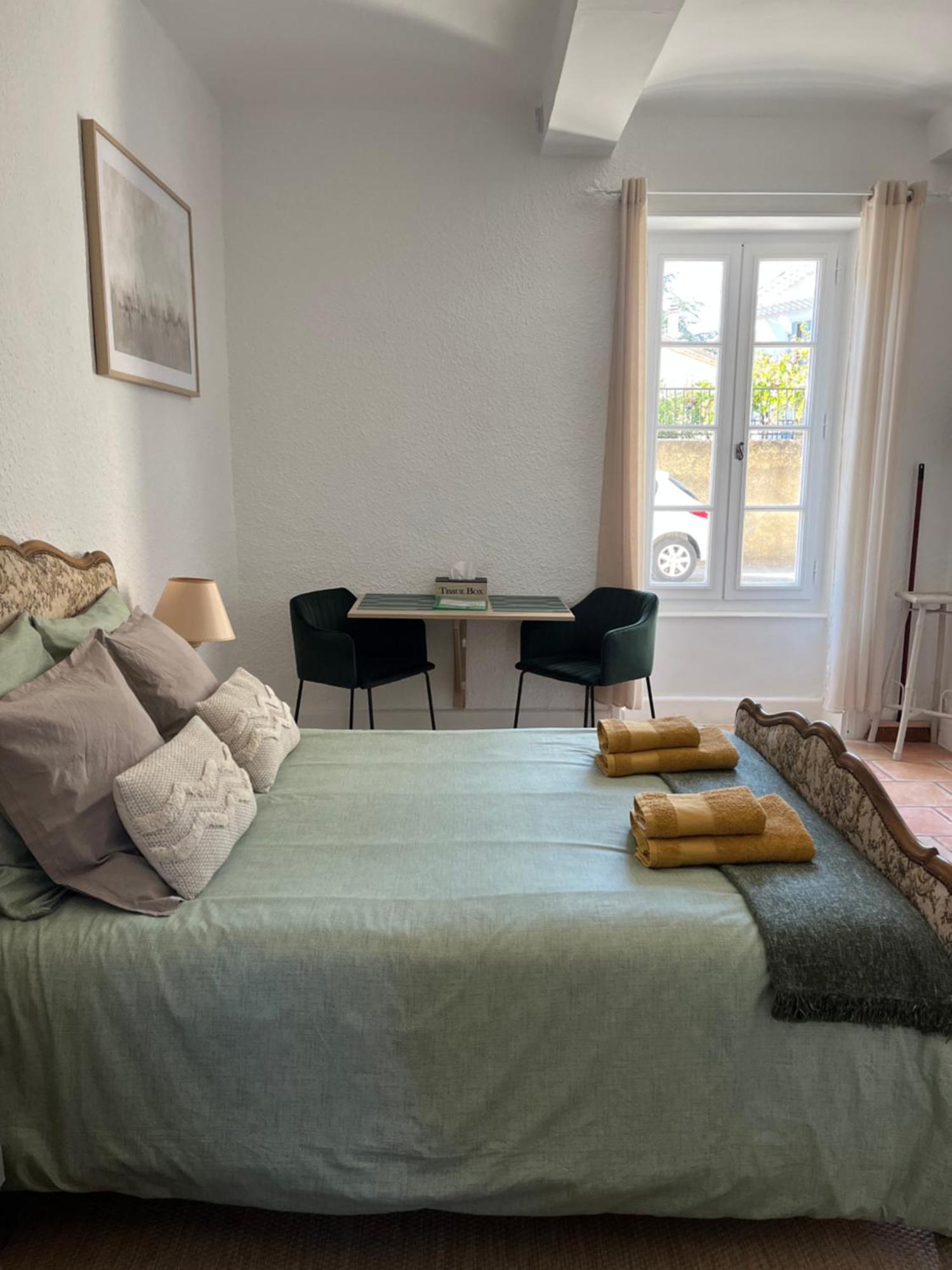 Au Petit Faubourg Apartment กริญญ็อง ภายนอก รูปภาพ